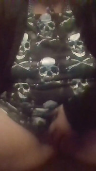 Nuevo vestido schull y coño vibing caliente apretado