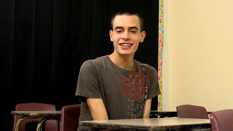 Teach Twinks: En clase con dulce Danny
