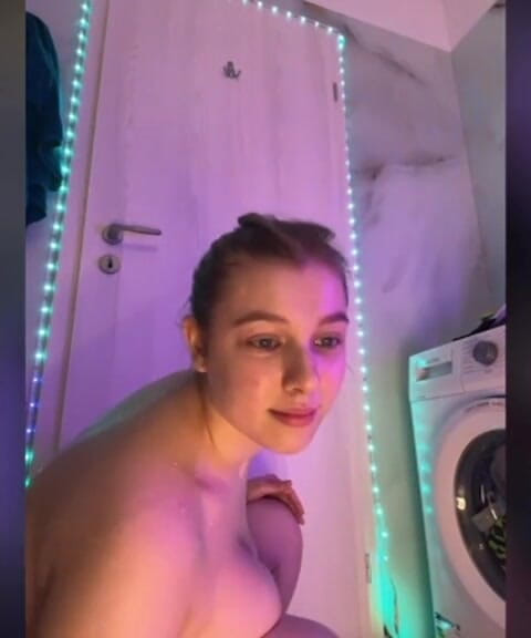 JuiceLussie: Extreme Shower Show. Squirt in Public. Anal Fuck in Shower....