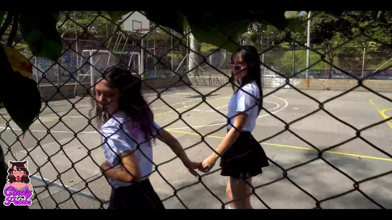 Cindy Luna Petite: Kawan pemberontakan dapatkan saya untuk melarikan diri dari kelas, dan...