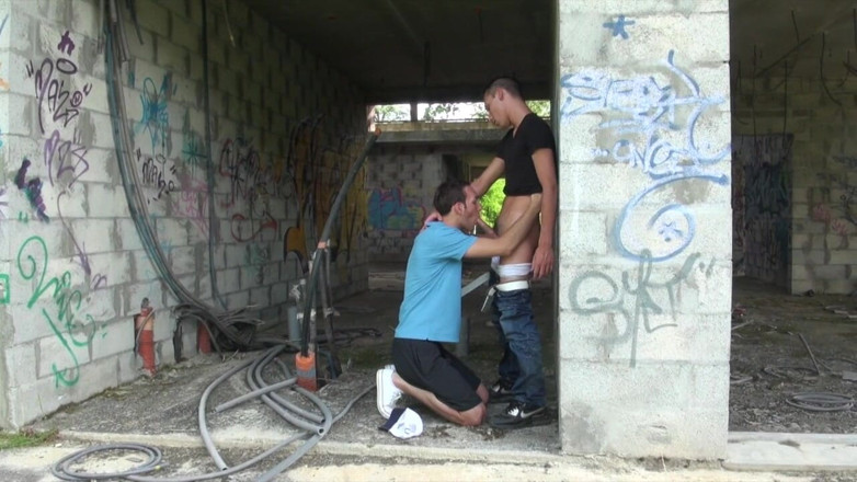 Gaybareback: Jimy kouří svou nejlepší kamarádku venku
