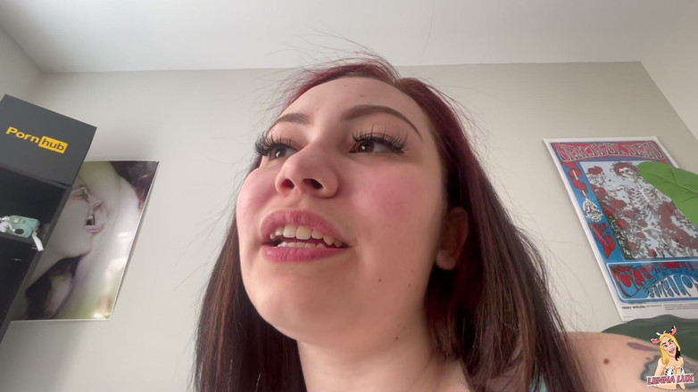 Lenna Lux: Minionă șireată vrea să fie mâncată!