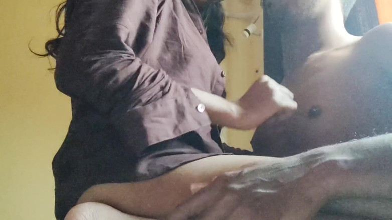 Jiyaashona_HotShow: Traindo com outro cara