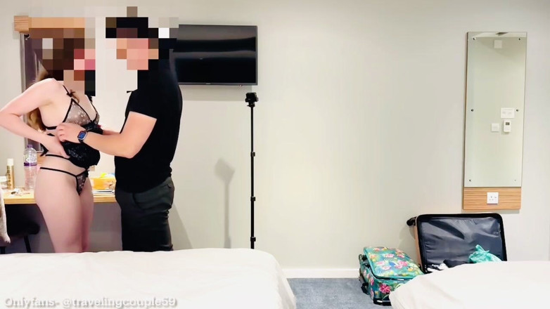 Dream Justin: Hete pijpbeurt Vrouw zoent met haar minnaar en zuigt hem...