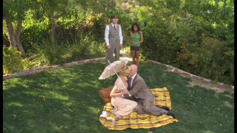 American Stallion: MILF blonde jalang dikongkek di luar rumah dan pancutan mani...