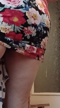 Moja macocha pieprzy mnie na stole w kuchni