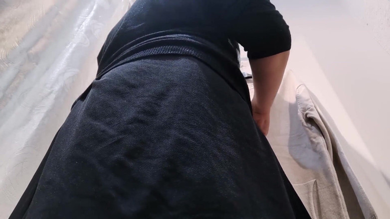 Nicoletta Embassi: Chenge wet panty in a store