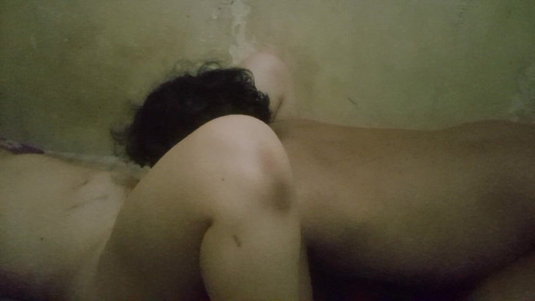 Angelina Pop: Lizanie cipki BF aż do tryska