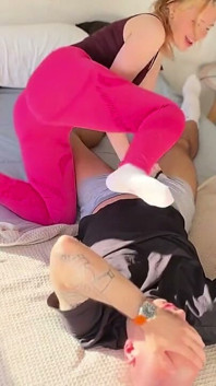 Novia joroba seca: molienda agresiva y semen en los pantalones