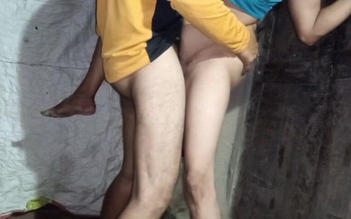 Kumari1996: Bhabhi desi India mengongkek awek kolej