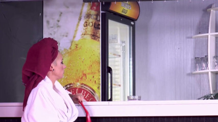 Deutschland porn: Deutsche MILF hüpft auf einem großen schwanz