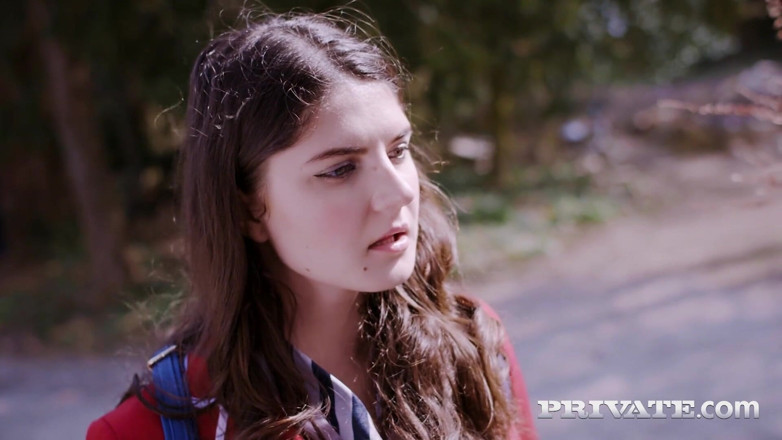 Private.com: Francesca Di caprio in uniforme del college prende azione anale
