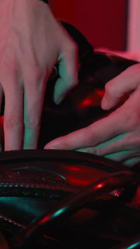 E-hra pro Rubberslave v brašce s tělem a těžké gumové masce
