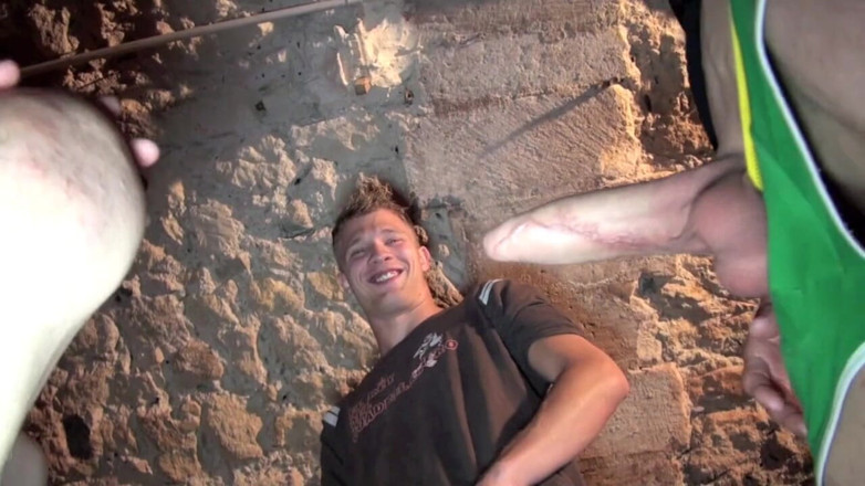 Gaybareback: Alexis fucked by 2 top from Paris