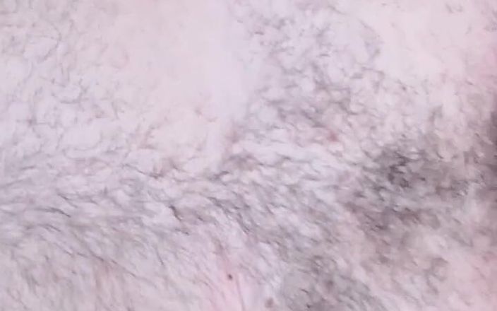 Big Pisser: Arătându-mi corpul sexy plinuț și jucându-mă cu sfârcurile mele, tachinând și expunându-mi...