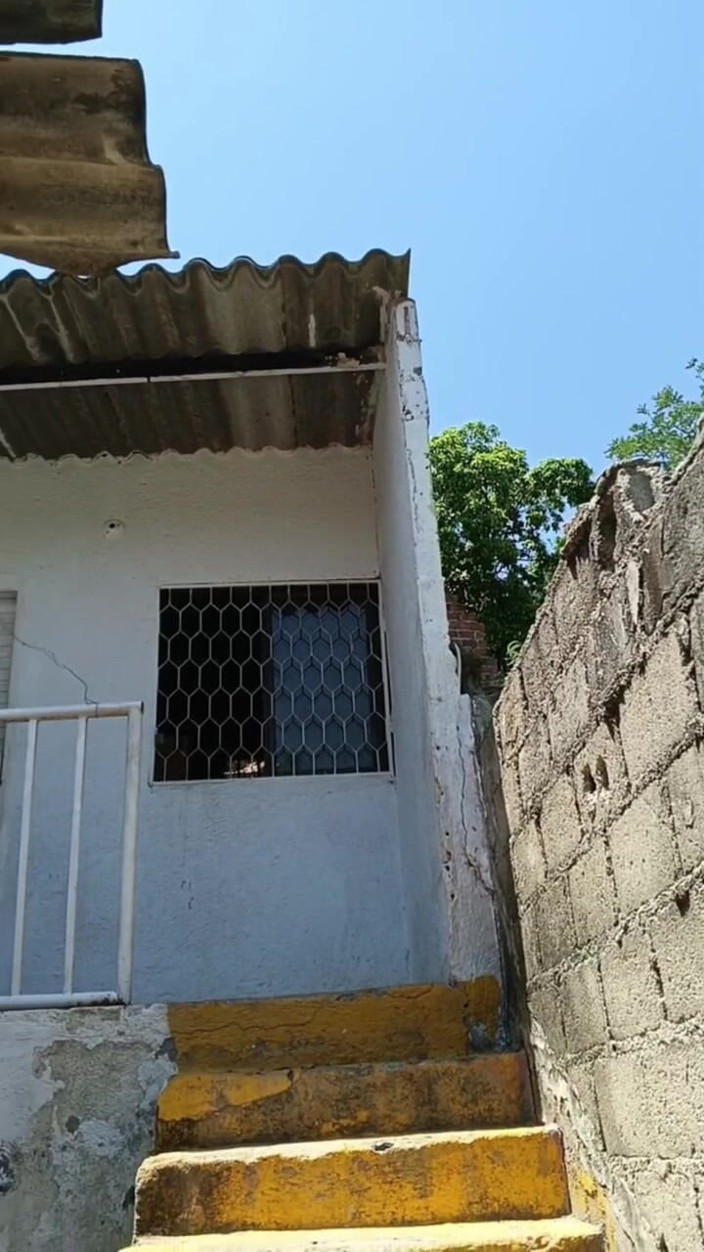 Adribella69: Kaya mandi di luar ruangan tetanggaku suka ngeliat pantat montokku