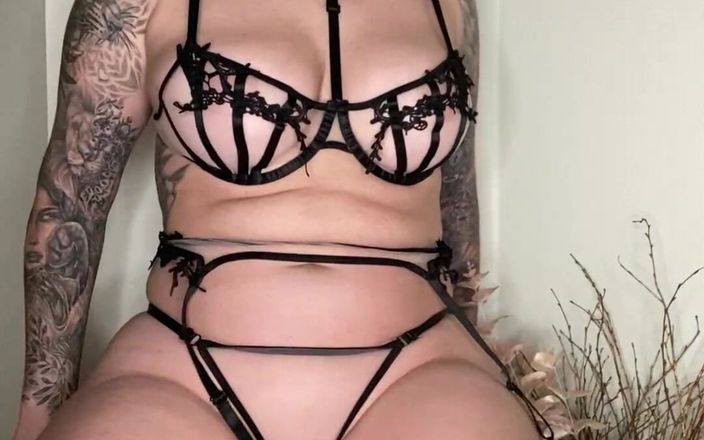 Paige Turnah: Mírame provocarte mientras juego con mi coño y vamos a...