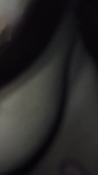 La moglie della camera da letto con un momento appassionato