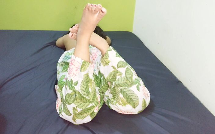 Faryal: Làm ơn đụ tôi mạnh hơn, đừng xuất tinh vào bên trong