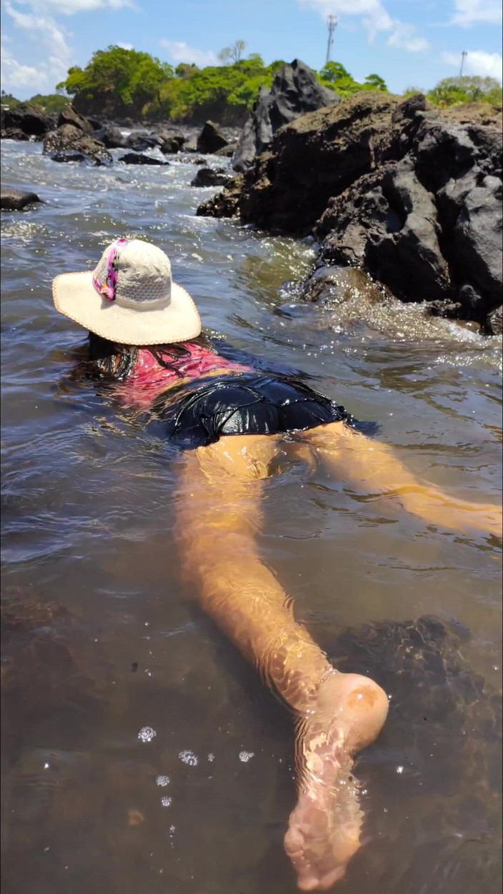 Karencx: İpliği Sahilde Bir Kenara Bıraktım