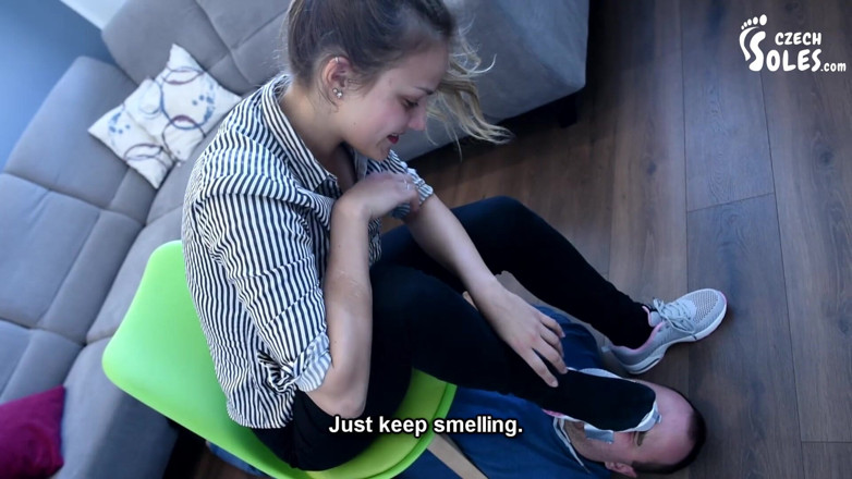 Czech Soles - foot fetish content: Bezbranná noha plyn a dominance
