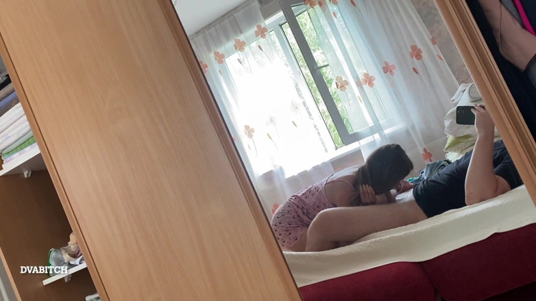 Dvabitch: Sudut pandangan dekat adik tiri miang blowjob sudut pandangan dekat