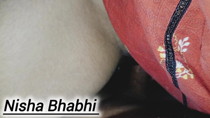 Karan Oberoi: Nisha Bhabhi的魅力在她的小白脸上投下了一股爱的魔咒