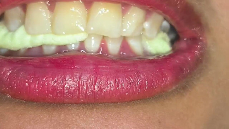 Isabel: Snake Gum