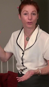 Freche Rothaarige MILF Trixie M. Liebt Es, Dir Behaarte Rothaarige Muschi Und Achselhöhlen Zu Zeigen