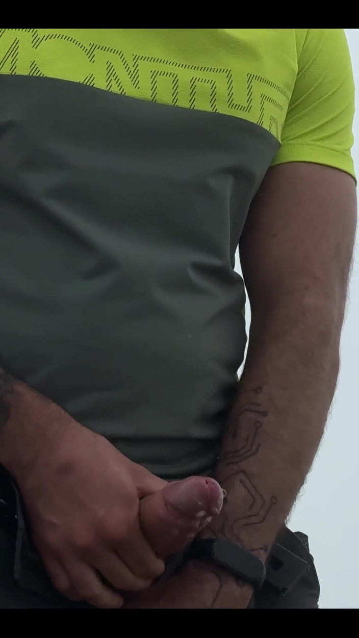 Max Xedephiro: Setelah mendaki panjang, aku menemukan tempat yang tepat untuk melepas...