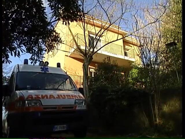 Just X Star: Doctoriță sexy futută tare într-o ambulanță