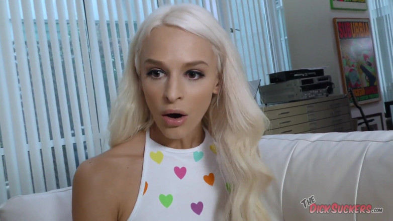 The Dick Suckers: Emma Hix Stepdaddy suck off!
