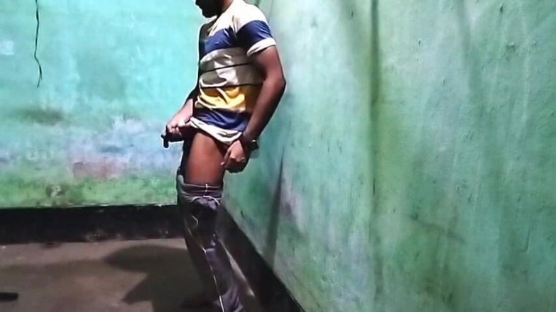 Desi Tits: Twink Boy Masterbating Muscular Body