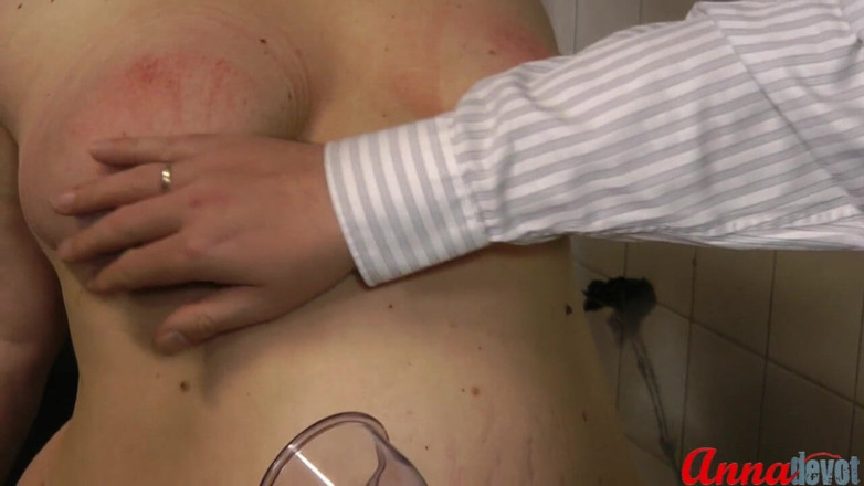 Anna Devot: Sucked nipples