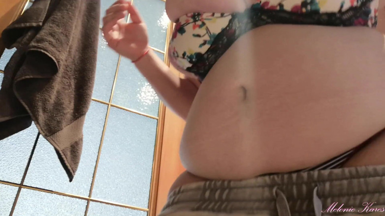 Melonie Kares: Ti mostro le tette bbw e gioco con la pancia