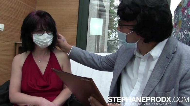 Stephprodx: Médico Moktar e sua cliente ingênua