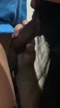 형의 집에서 설거지를 하러 갔는데 콘돔 없이 엉덩이에 부러뜨렸어
