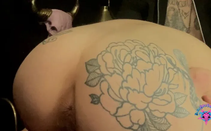BleuBrutalRose: Submissive Goth Snowbunny MILF, Screaming Loud While Getting Her Ass...
