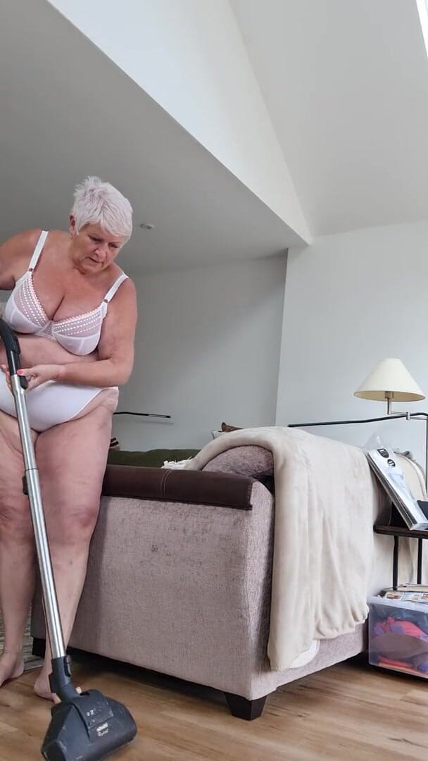 Uk Joolz: Hoovering w moich majtki