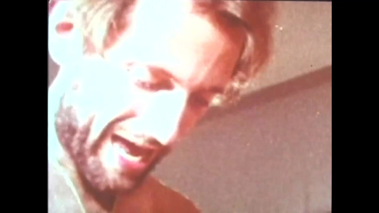 The Unforgettable: ボールで遊ぶヴァネッサとマレーネ