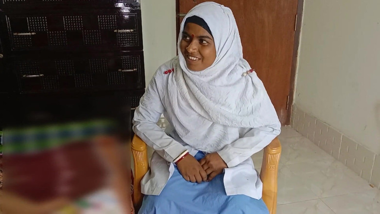 Sabina244: Ganzer Teil Letzte Saison bangladeschische student Reparoy Top-Scorer mit Lehrer...