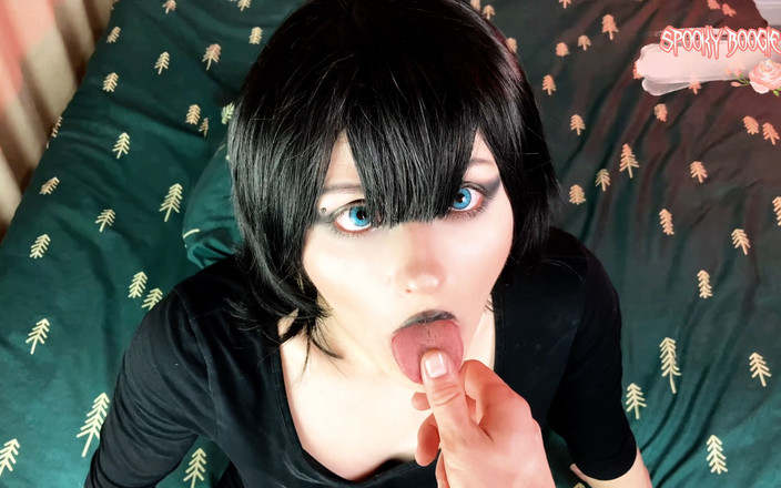 Spooky Boogie: Le vampire Mavis Dracula te laisse jouer avec sa langue...