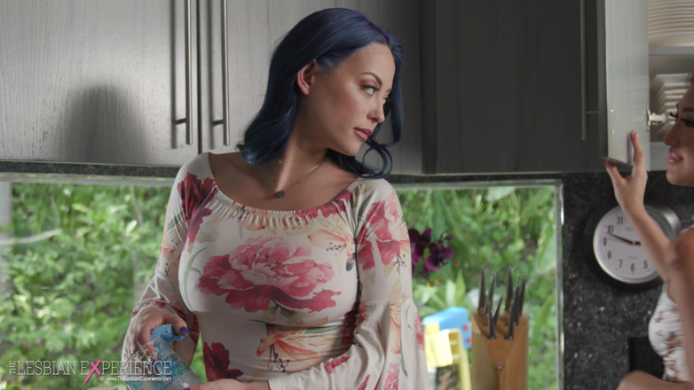 Girl Girl XXX: Eve &amp; mina are more than just neighbors