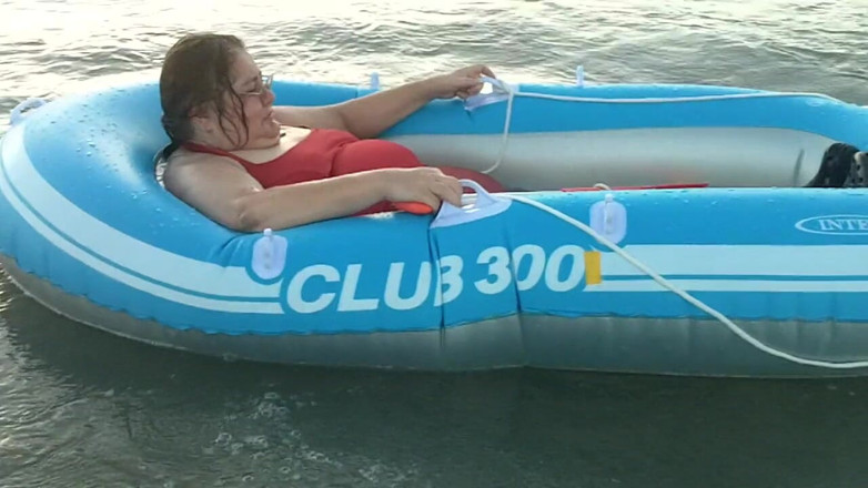 BBW nurse Vicki adventures with friends: ผจญภัยเรือทะเลสุดห่วย ไม่ตลกเลย!