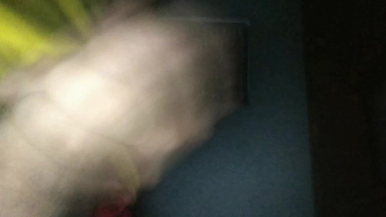 AlexAlejandro13: Ich squirte mit sperma