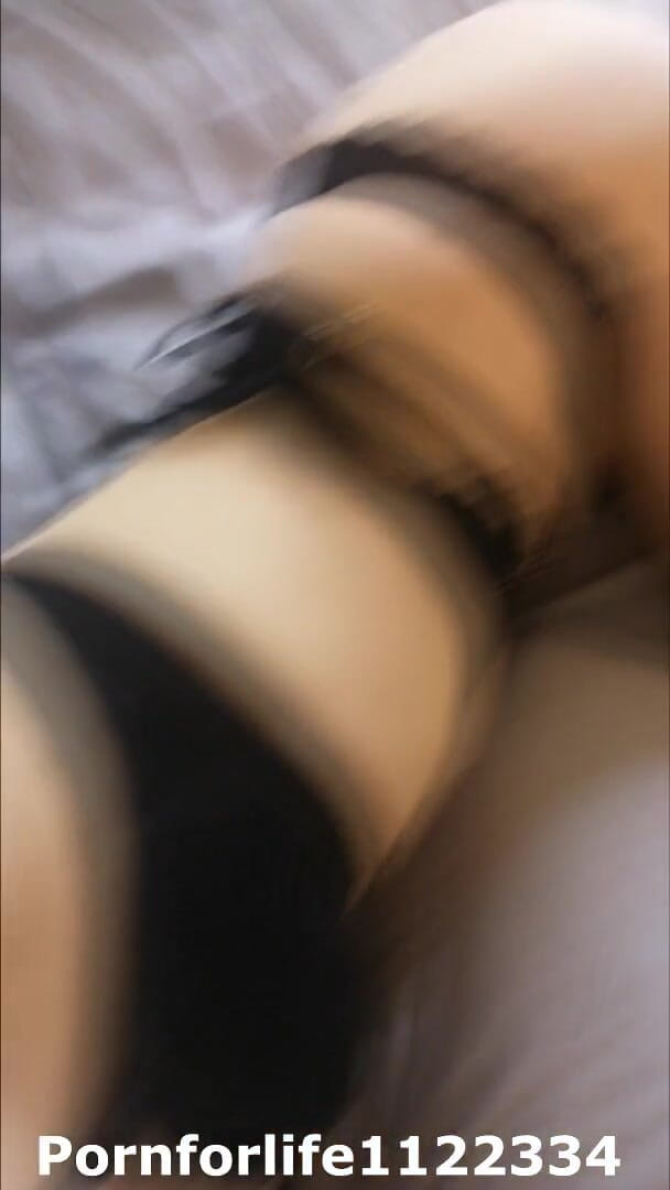 Pornforlife1122334: Sorellastra ama succhiare il mio cazzo e le palle