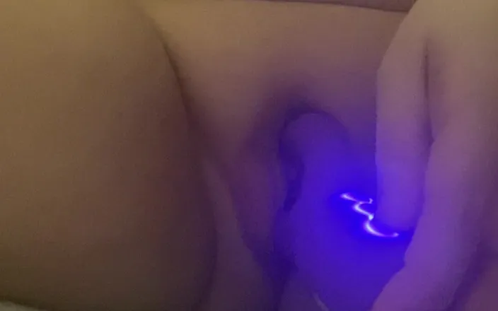 MissChrystalline: Fun with the G-spot Flapping Toy