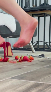 Slave Eats Dessert Stepped on the Floor