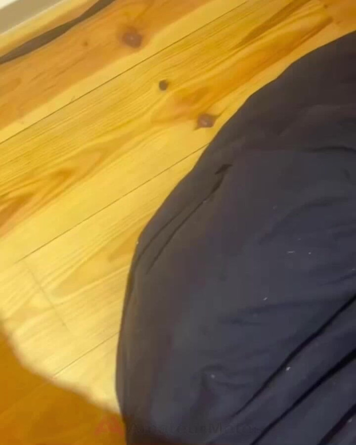 AmateurMates: Jeu De Pieds Avec De Grosses Testicules