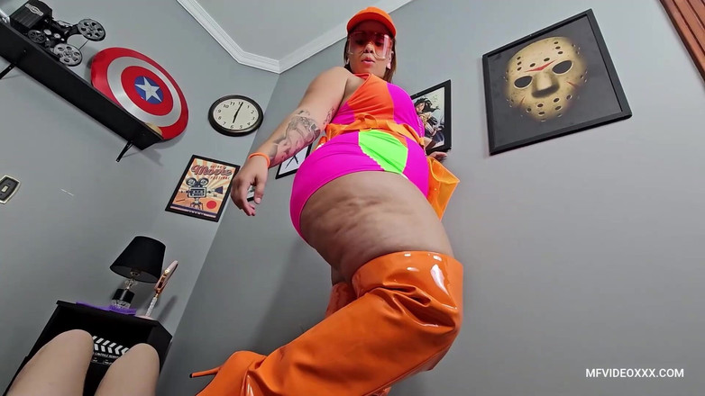 MF Dominance: Ljus Rosalia vet hur man förödmjukar